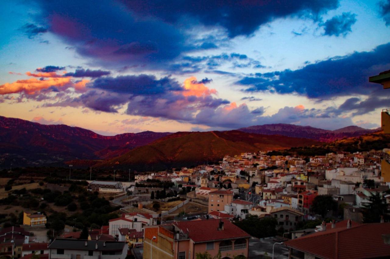 Santu Bustianu Bed and Breakfast Orgosolo Εξωτερικό φωτογραφία